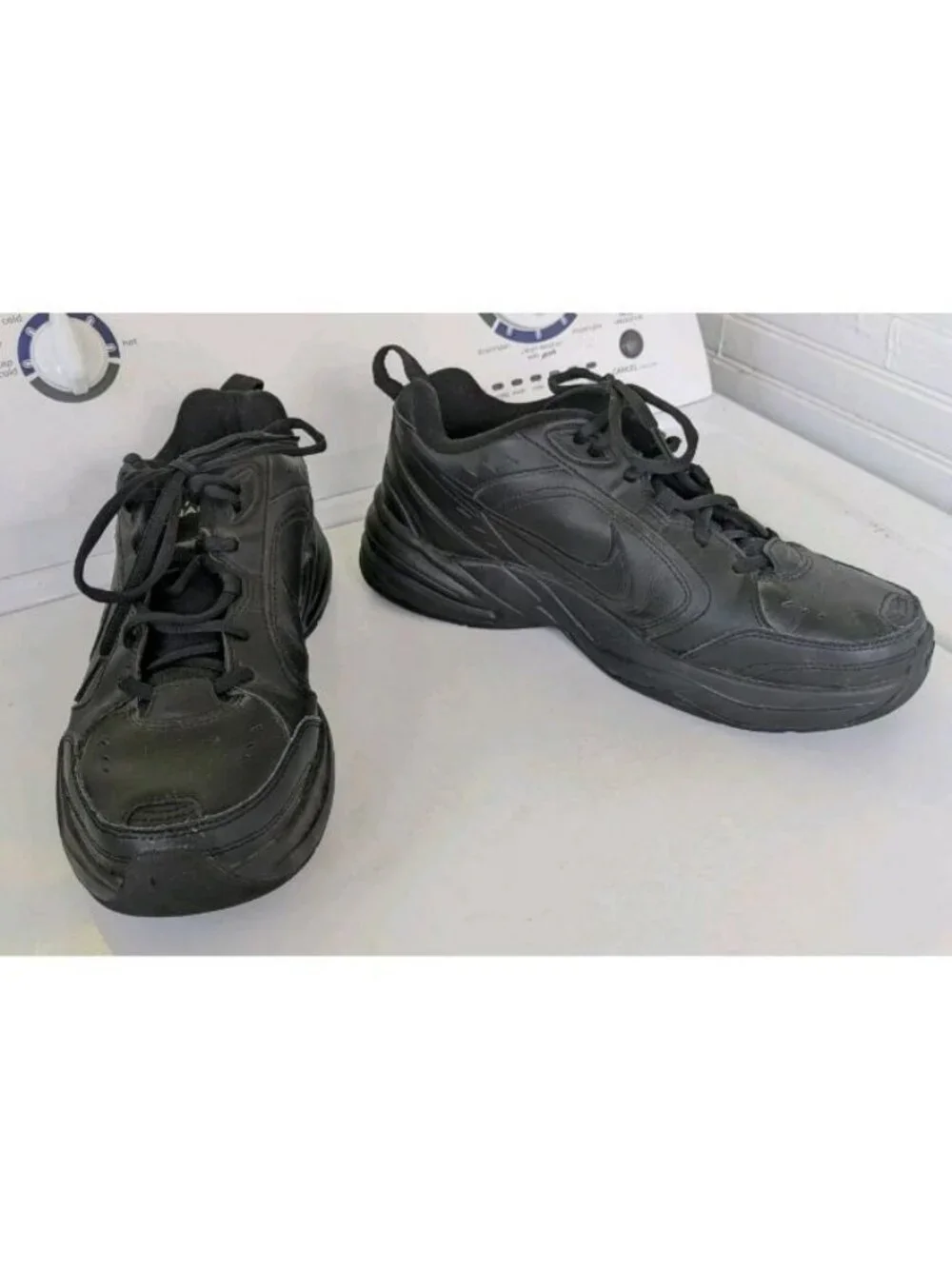 Nike Air Monarch IV Men's Black Sneakers Size 9.5 US 415445-001